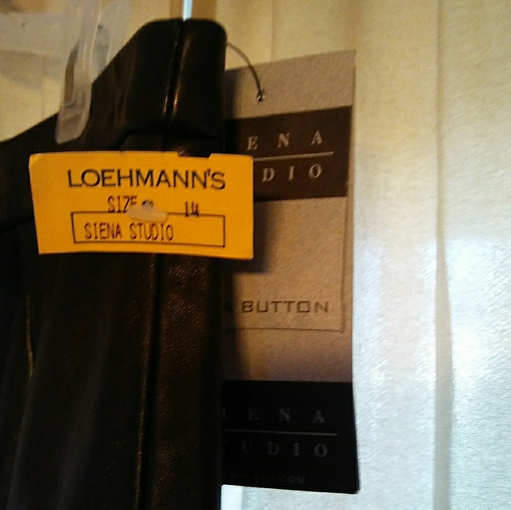 Women black motorcycle leather pants size 14 x44